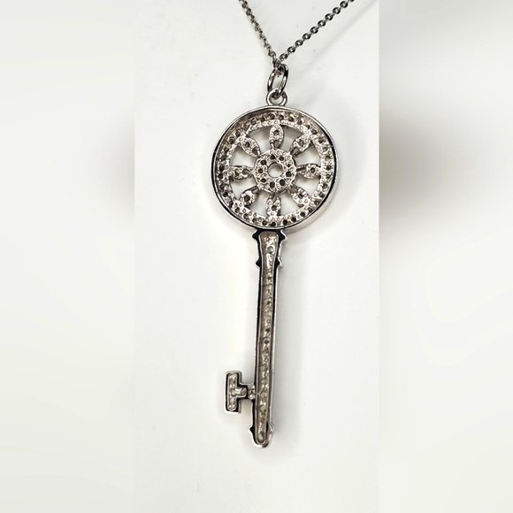 Necklace 925 Sterling Silver W/CZ Key Pendant and Chain - Picture 3 of 7